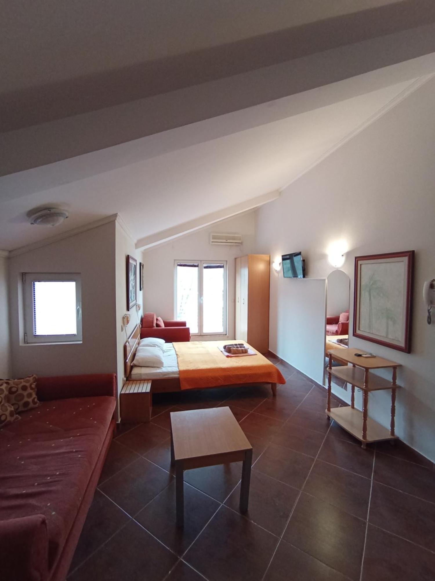 Markovic Aparthotel - Budva Becici Hotel Exteriör bild